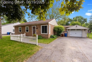 2347 Pauline Dr, Waterford, MI 48329