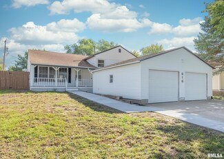 616 4th St, Colona, IL 61241
