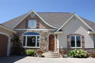 1231 Legacy Ln, Winona Lake, IN 46590