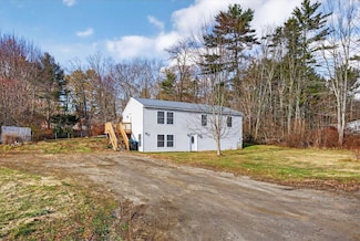 24 Critter Dr, Windham, ME 04062