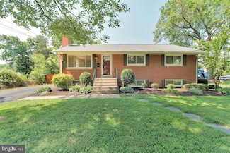 7705 Royston St, Annandale, VA 22003