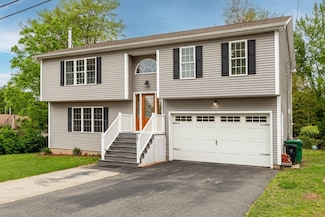 57 Larchmont St, Chicopee, MA 01013