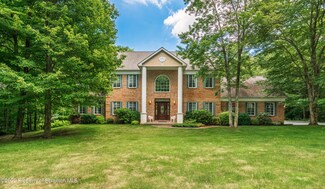 108 Constitution Dr, Moscow, PA 18444