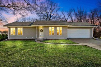 1606 10th St, Coralville, IA 52241