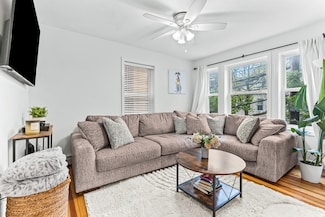 41 Harbor St Unit 2, Salem, MA 01970
