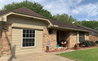 2407 Sue St, El Campo, TX 77437