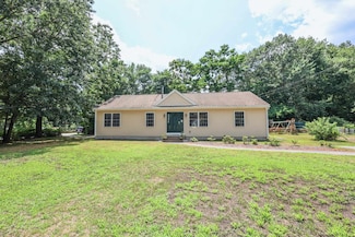 22 Cove St, Goffstown, NH 03045