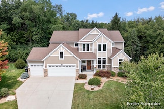 2715 Copper Hill Dr NE, Grand Rapids, MI 49525