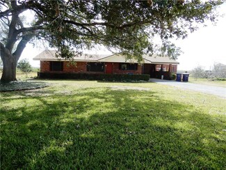 710 E Highway 90, Iowa, LA 70647