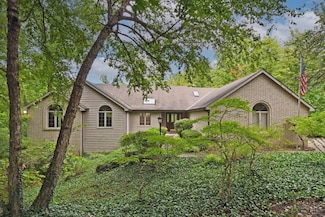 912 Trevino Ct, Cincinnati, OH 45245