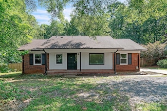 711 E John St, Matthews, NC 28105