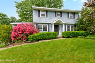 14 Ramble Ln, Burnt Hills, NY 12027