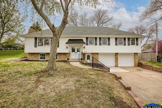 1014 S 123rd Cir, Omaha, NE 68154