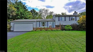 7918 Raglan Dr NE, Warren, OH 44484