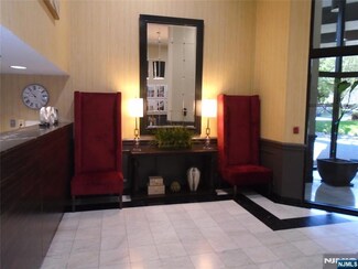 1265 15th St Unit 15D, Fort Lee, NJ 07024