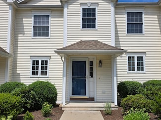 148 Mathewson St Unit 405, Jewett City, CT 06351