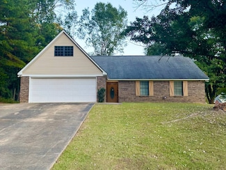 324 Deerfield Rd, Grenada, MS 38901