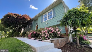 8513 Cavalry Ln, Manassas, VA 20110