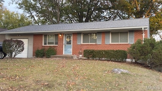 2009 Gladiator Dr, Fenton, MO 63026