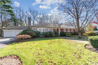 66 E Hill Dr, Cranston, RI 02920