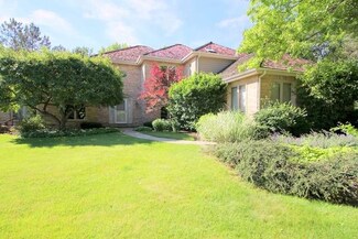 204 Brampton Ln, Lake Forest, IL 60045