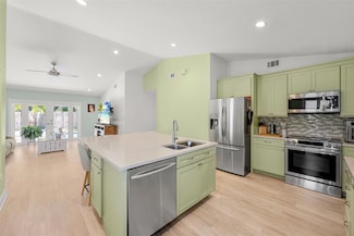 13961 Oaklawn Place, Davie, FL 33325
