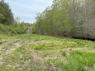 43 Deer Run Ln, Campton, KY 41301