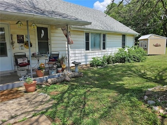 640 W 15th St, Horton, KS 66439