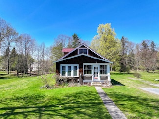 14 Marble St, Brandon, VT 05733