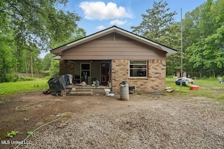 9 Gail St, Hattiesburg, MS 39402