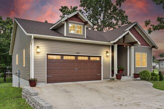 202 Twin Island Dr, Blue Eye, MO 65611