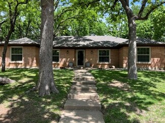 608 Circleview Dr S, Hurst, TX 76054
