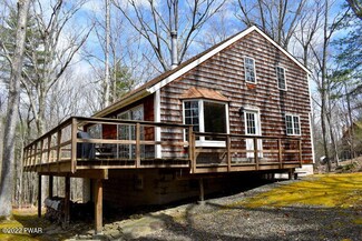 15 Forest Dr N, Lakeville, PA 18438