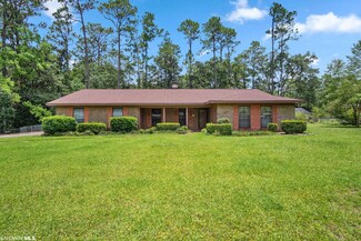713 E 6th St, Bay Minette, AL 36507