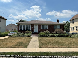 256 Van Pelt Ave, Staten Island, NY 10303