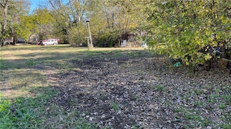 415 Taylor St, Pomona, KS 66076