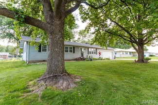 1515 Rader Dr, Lebanon, MO 65536