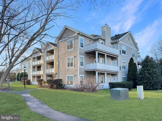 14303 Grape Holly Grove Unit 33, Centreville, VA 20121