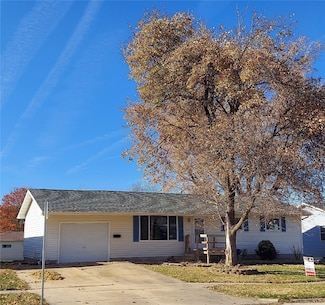 2340 27th St, Marion, IA 52302