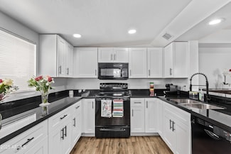 728 W Grove Cir, Mesa, AZ 85210