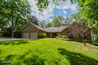 455 Eton Dr, North Barrington, IL 60010