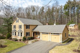88 Beverly Dr, Hampstead, NH 03841