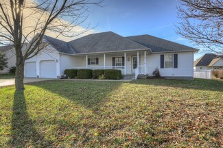 2517 Jonathan St, Carthage, MO 64836
