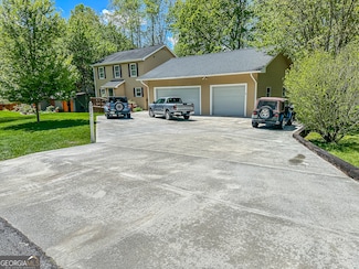 30 Putter Ln, Dillard, GA 30537