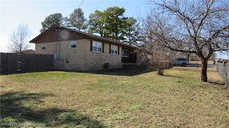 883 E Don Tyson Pkwy, Springdale, AR 72764