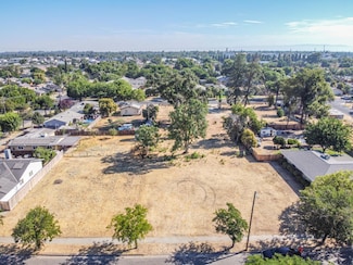 835 W 10th St, Merced, CA 95341