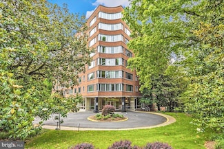 4200 Cathedral Ave NW Unit 1112, Washington, DC 20016