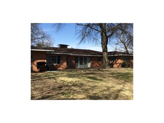 6819 Everett Ave, Kansas City, KS 66102