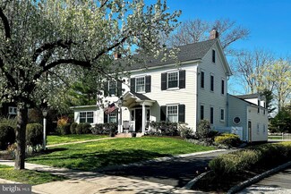 42 Eglantine Ave, Pennington, NJ 08534