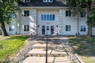 815 Duke Dr Unit 417, Grand Forks, ND 58201